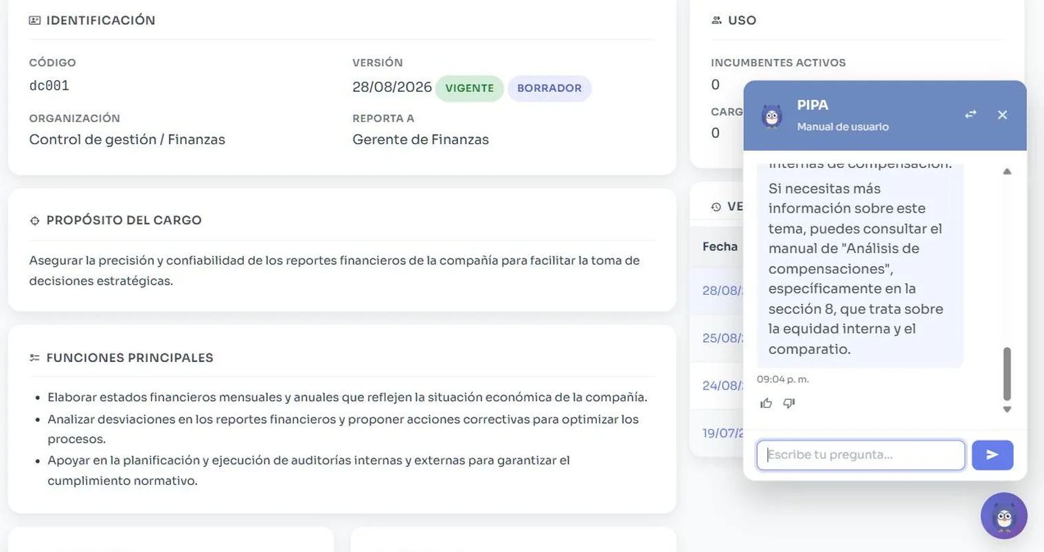El asistente PIPA abierto sobre la pantalla de un descriptor de cargo, respondiendo con la cita del manual y la sección donde está la respuesta.